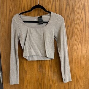 H&M Light Gray Ribbed Long Sleeve Crop Top
